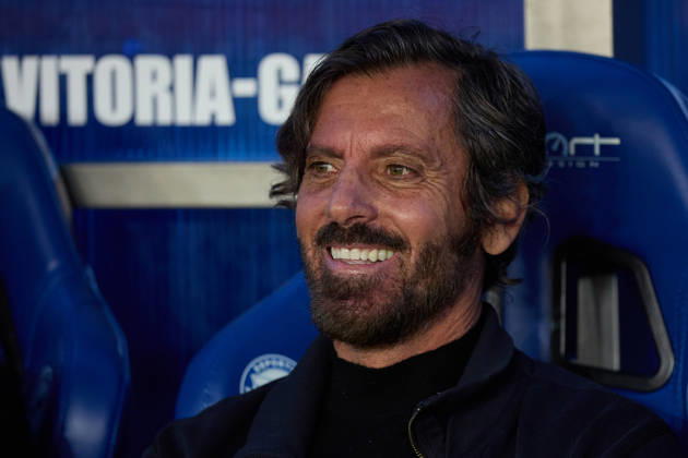 Deportivo Alaves v Malaga CF - LaLiga EA Sports Quique Sanchez Flores head coach of Deportivo Alaves looks on during the LaLiga EA Sports match between Deportivo Alaves and Malaga CF at Mendizorrotza on October 23, 2026, in Vitoria, Spain. Vitoria Mendizorrotza Basque Country Spain RL_DALVvMCF_2K26_0002 Copyright: xRicardoxLarreinax