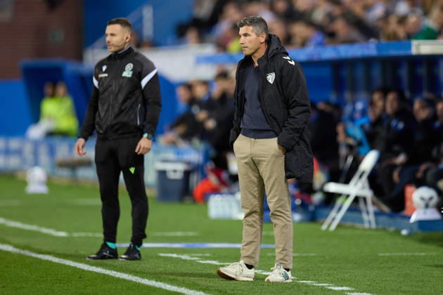 Deportivo Alaves v Malaga CF - LaLiga EA Sports Juan Francisco Funes head coach of Malaga CF looks on during the LaLiga EA Sports match between Deportivo Alaves and Malaga CF at Mendizorrotza on October 23, 2026, in Vitoria, Spain. Vitoria Mendizorrotza Basque Country Spain RL_DALVvMCF_2K26_0006 Copyright: xRicardoxLarreinax