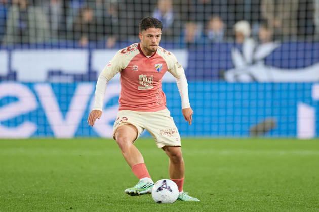 Deportivo Alaves v Malaga CF - LaLiga EA Sports Dani Lorenzo of Malaga CF in action during the LaLiga EA Sports match between Deportivo Alaves and Malaga CF at Mendizorrotza on October 23, 2026, in Vitoria, Spain. Vitoria Mendizorrotza Basque Country Spain RL_DALVvMCF_2K26_0016 Copyright: xRicardoxLarreinax