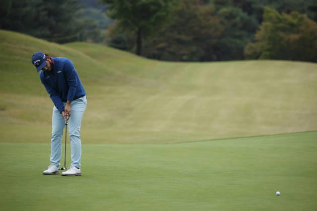 October 24, 2026, Cheonan, Chungnam, SOUTH KOREA: Oct 24, 2026-Cheonan, South Korea-Gregorio DE LEO of Italy action on 17th green during a DP World Tour Genesis Championship at Woo Jeong hills CC in Cheonan, South Korea. Cheonan SOUTH KOREA - ZUMAr168 20261024_aap_r168_027 Copyright: xRyuxSeung-Ilx
