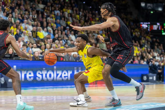 Oldenburg, Lower Saxony, Germany, October 23, 2026, Jeremy Roach (left), EWE Baskets Oldenburg; Mylik Wilson (left), BMA365 Bamberg Baskets; and Jonathan Bähre (right), BMA365 Bamberg Baskets. EWE Baskets Oldenburg vs. BMA365 Bamberg Baskets. Basketball 1. Basketball Bundesliga, 2026–2027 season, Matchday 6, Grosse EWE Arena: EWE Baskets Oldenburg vs. BMA365 Bamberg Baskets www.andreas-burmann.de