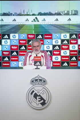 Real Madrid Training Session and press conference, PK, Pressekonferenz Jose Mourinho, Head Coach of Real Madrid, speaks during a press conference ahead of the LaLiga EA Sports match against FC Barcelona, Barca at Ciudad Real Madrid on October 24, 2026 in Valdebebas, Spain. Valdebebas Ciudad Real Madrid Madrid Spain Copyright: xAlbertoxGardinx AGardin_20261024_Rea_Mad_Pc_0042