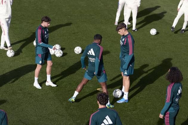 October 24, 2026, Madrid, Spain: (From L to R) Federico Valverde, Endrick and Carlos Espi (Real Madrid CF) are seen in action during a training session on the eve of the LaLiga EA SPORTS 2026 2027 match between FC Barcelona, Barca and Real Madrid CF..Real Madrid CF is holding its final training session ahead of its tenth LaLiga game. Madrid Spain - ZUMAs197 20261024_aaa_s197_031 Copyright: xFedericoxTitonex