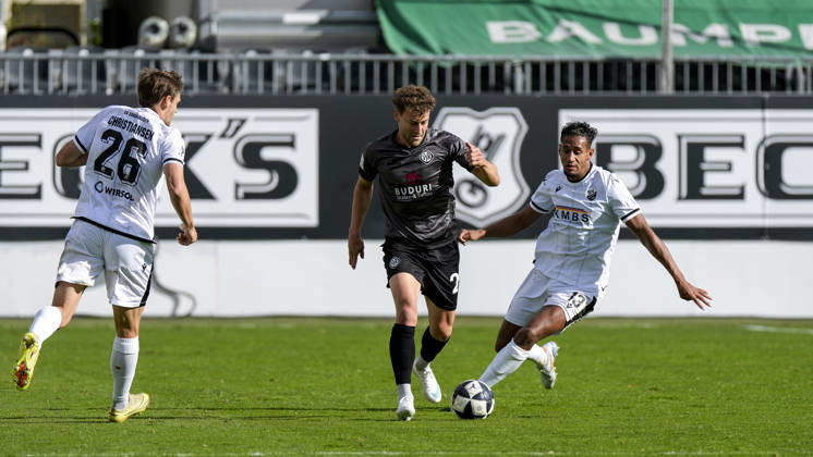 From left: Max Christiansen (SVS), 26, David Grözinger (Aalen), 21, Yannick Osee (SVS), 13, tackle, game scene, duel, tackle, tackling, dynamism, action, 10 24 2026, Sandhausen, Germany, soccer, Regionalliga Southwest, SV Sandhausen vs. VfR Aalen xozx