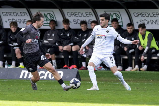 From left: Gianluca Gaudino (Aalen), 46, Mert Tasdelen (SVS), 11, tackle, game scene, duel, tackle, tackling, dynamic, action, 10 24 2026, Sandhausen, Germany, soccer, Regionalliga Southwest, SV Sandhausen vs. VfR Aalen xozx