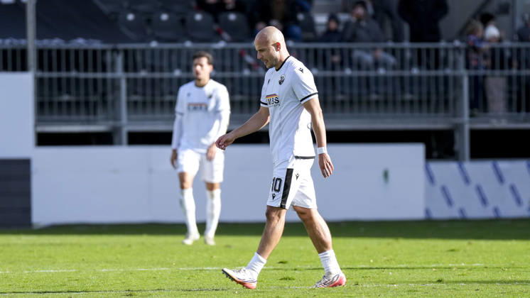 Felix Lohkemper SVS, 10, player for SV Sandhausen SVS, looking disappointed, disappointment, frustration, pessimistic, after conceding the goal that made the score 0–1, action, play, game scene, October 24, 2026, Sandhausen, Germany, soccer, Regionalliga Südwest, SV Sandhausen vs. VfR Aalen xozx
