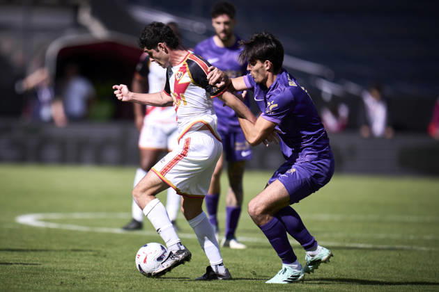 October 24, 2026, Madrid, Madrid, Spain: Sergio Camello of Rayo Vallecano in action during the Spanish League, LaLiga EA Sports, football match played between Rayo Vallecano and Elche CF at Vallecas stadium on October 24, 2026, in Madrid, Spain. Madrid Spain - ZUMAa181 20261024_zaa_a181_084 Copyright: xAngelxPerezxMecax