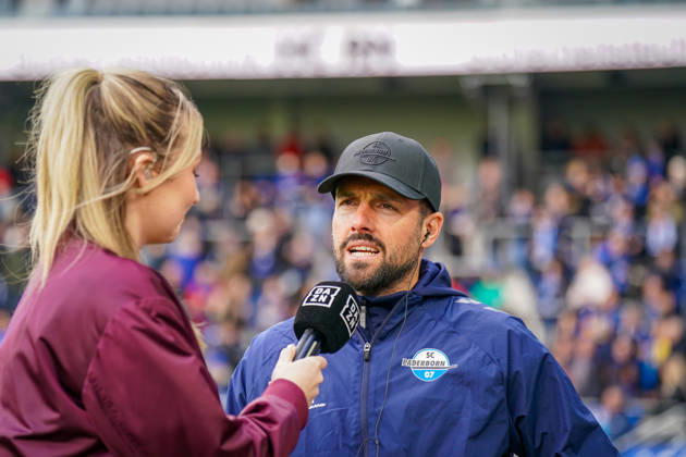 German Soccer Bundesliga 2026–2027, Matchday 7: SC Paderborn vs. Hamburger SV at Home Deluxe Arena in Paderborn; Ralf Kettemann, Paderborn Coach, TV Interview on DAZN Copyright: xJOERANxSTEINSIEKx