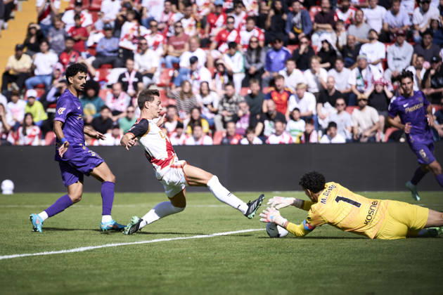 October 24, 2026, Madrid, Madrid, Spain: Jorge de Frutos of Rayo Vallecano in action during the Spanish League, LaLiga EA Sports, football match played between Rayo Vallecano and Elche CF at Vallecas stadium on October 24, 2026, in Madrid, Spain. Rayo Vallecano V Elche CF - LaLiga EA Sports  - ZUMAa181 20261024_zaa_a181_104 Copyright: xAngelxPerezxMecax