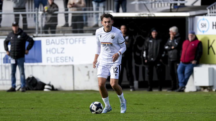 Florian Engelhardt SVS, 12, on the ball, cutout, full-body, single frame, single photo, action, October 24, 2026, Sandhausen, Germany, soccer, Regionalliga Südwest, SV Sandhausen vs. VfR Aalen xozx