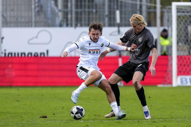 From left: Florian Engelhardt (SVS), 12, Vico Meien (Aalen), 27, tackle, game scene, duel, tackle, tackling, dynamic, action, 10 24 2026, Sandhausen, Germany, soccer, Regionalliga Southwest, SV Sandhausen vs. VfR Aalen xozx
