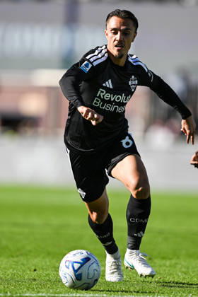 Maxence Caqueret of Como Calcio in action during the Serie A soccer match between Como Calcio and Sassuolo FC at the Giuseppe Sinigaglia stadium in Como, north Italy - October 24, 2026 - Soccer.  Copyright: xTizianoxBallabio LaPressex
