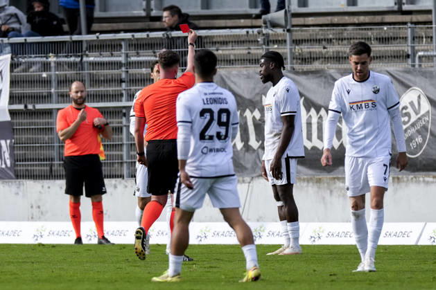 Nico Dönge s referee shows Kwabe Schulz (SVS, 2) a yellow-red card, sending him off, ejection, dismissal, second yellow card, highlight, action, play, game moment, October 24, 2026, Sandhausen, Germany, soccer, Regionalliga Southwest, SV Sandhausen vs. VfR Aalen xozx