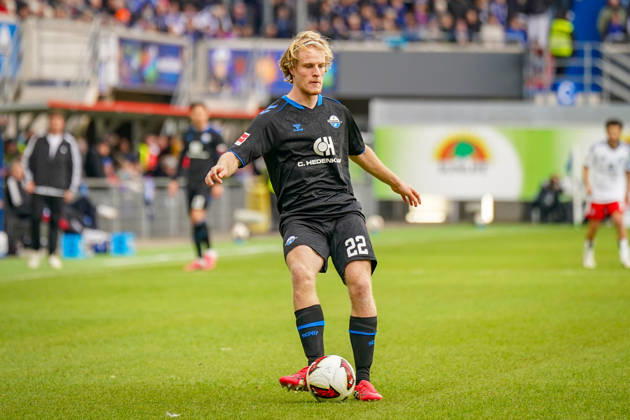 German Soccer Bundesliga 2026–2027, Matchday 7: SC Paderborn vs. Hamburger SV at Home Deluxe Arena, Paderborn; Mattes Hansen, Paderborn 22, in action Copyright: xJOERANxSTEINSIEKx