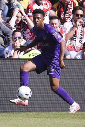 Rayo Vallecano vs. Espanyol, La Liga EA Sports 2026, October 24, 2026, Vallecas Stadium, Madrid, Spain Buba Sangare of Elche keeps possession during a La Liga EA Sports match between Rayo Vallecano and Elche CF at Vallecas Stadium on October 24, 2026, in Madrid, Spain Madrid Vallecas Stadium Madrid Spain Copyright: xAlejandroxMatiasxAcostax