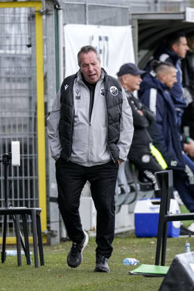 Markus Kauczinski, Coach, Head Coach, SVS, full-body shot, single image, single photo, action, looking disappointed, disappointment, frustration, pessimistic, October 24, 2026, Sandhausen, Germany, soccer, Regionalliga Southwest, SV Sandhausen vs. VfR Aalen xozx
