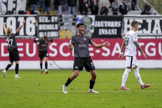 Ali Odabas Aalen, 17, captain, player for VfR Aalen, Celebration after the final whistle, joy over the victory, winners, celebrating, cheerful, positive, happy, optimistic, highlight, action, October 24, 2026, Sandhausen, Germany, soccer, Regionalliga Southwest, SV Sandhausen vs. VfR Aalen xozx