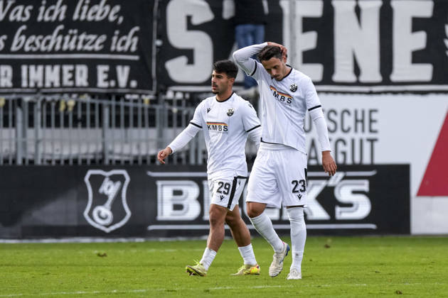 From left: Tasos Leonidis (SVS), 29, Teoman Akmestanli (SVS), 23, disappointed by the loss, disappointment after the final whistle, highlight, losers, lost, frustration, disappointed, pessimistic, October 24, 2026, Sandhausen, Germany, soccer, Regionalliga Southwest, SV Sandhausen vs. VfR Aalen xozx