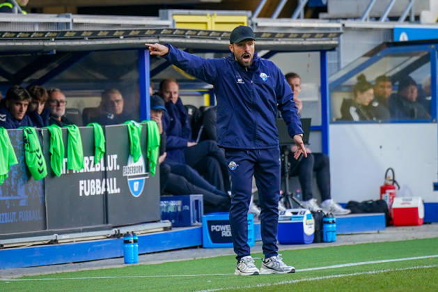 German Soccer Bundesliga 2026–2027, Matchday 7: SC Paderborn vs. Hamburger SV at Home Deluxe Arena, Paderborn; Ralf Kettemann, Paderborn Coach: Facial Expressions, Gestures, Emotion Copyright: xJOERANxSTEINSIEKx