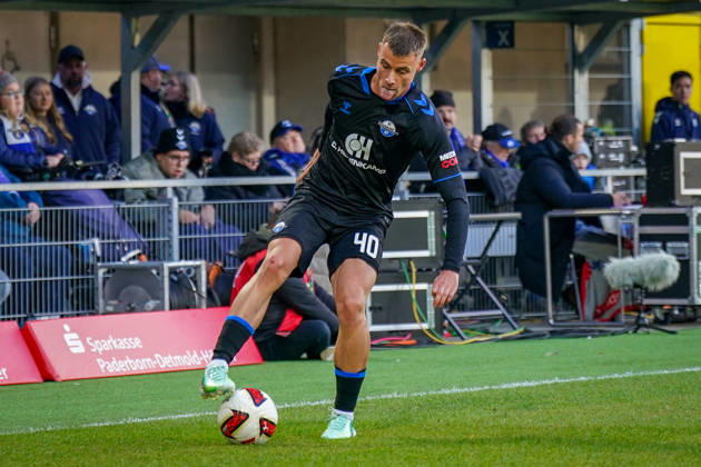 German Soccer Bundesliga 2026–2027, Matchday 7: SC Paderborn vs. Hamburger SV at Home Deluxe Arena, Paderborn. Gabriel Vidovic (Paderborn 40). Gabriel VidoviÄ‡ with the ball; facial expressions; emotion Copyright: xJOERANxSTEINSIEKx