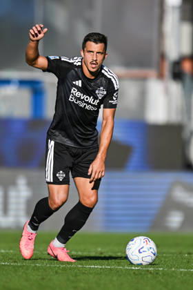 Marc Oliver Kempf of Como Calcio in action during the Serie A soccer match between Como Calcio and Sassuolo FC at the Giuseppe Sinigaglia stadium in Como, north Italy - October 24, 2026 - Soccer.  Copyright: xTizianoxBallabio LaPressex
