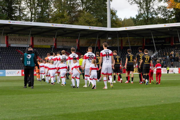 October 24, 2026, xjyhynx, Soccer 3rd Division, VfB Stuttgart U23 vs. Alemannia Aachen, from left: Teams warming up in Großaspach