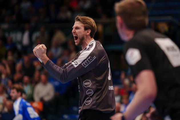 2nd Handball Bundesliga, Matchday 9: Dessau Roßlauer HV 06 vs. SC DHfK Leipzig, Philip Ambrosius, Dessau Roßlauer HV 06, 16 clenches his fist on October 24, 2026, at the Anhalt Arena, Dessau-Roßlau, Saxony-Anhalt, Dessau-Roßlau, Anhalt Arena, Saxony-Anhalt, Germany