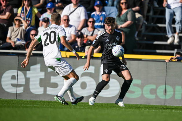 Martin Baturina of Como Calcio in action during the Serie A soccer match between Como Calcio and Sassuolo FC at the Giuseppe Sinigaglia stadium in Como, north Italy - October 24, 2026 - Soccer.  Copyright: xTizianoxBallabio LaPressex