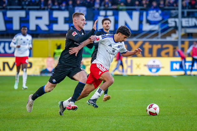 German Soccer Bundesliga 2026–2027, Matchday 7: SC Paderborn vs. Hamburger SV at Home Deluxe Arena in Paderborn; Martin Adeline (Hamburger SV) and Tjark Scheller (Paderborn) in a tackle, 25 Copyright: xJOERANxSTEINSIEKx