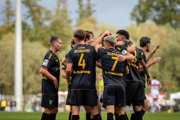 The team celebrates the 0-1 goal by Danilo Wiebe, Alemannia Aachen, 28 VfB Stuttgart II vs. TSV Alemannia Aachen, soccer, 3rd Division, Matchday 11, 2026–2027 season, October 24, 2026 DFB regulations prohibit any use of photographs as image sequences and or quasi-video VfB Stuttgart II vs. TSV Alemannia Aachen, soccer, 3rd Division, Matchday 11, 2026–2027 season, October 24, 2026, Aspach Copyright: xEibner-Pressefoto J.xDerondeaux EP_JDU