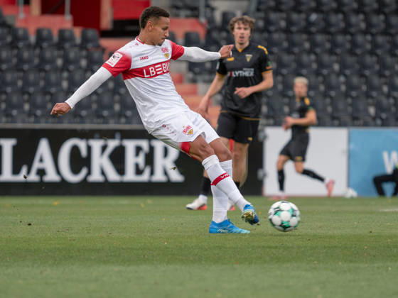 Luca Antony Jaquez, VfB Stuttgart II, 43 with the ball, GER, Soccer, VfB Stuttgart II vs. Alemannia Aachen, 3rd Division, Matchday 11, Aspach, 2026–2027 season, October 24, 2026 GER, Soccer, VfB Stuttgart II vs. Alemannia Aachen, 3rd Division, Matchday 11, Aspach, 2026–2027 season, October 24, 2026 Aspach Copyright: xCarstenxSchweringx EP_CSG