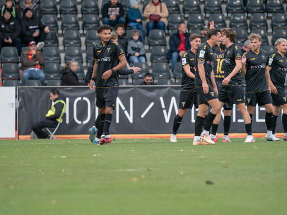 Goal to make it 0–1 by Joel da Silva Kiala, TSV Alemannia Aachen, 37th minute: Goal celebration, team celebration, joy, emotion, team cheers, gestures, GER, soccer, VfB Stuttgart II vs. Alemannia Aachen, 3rd Division, Matchday 11, Aspach, 2026–2027 season, October 24, 2026 GER, soccer, VfB Stuttgart II vs. Alemannia Aachen, 3rd Division, Matchday 11, Aspach, 2026–2027 season, October 24, 2026 Aspach Copyright: xCarstenxSchweringx EP_CSG