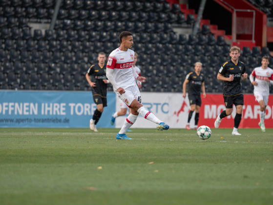 Luca Antony Jaquez, VfB Stuttgart II, 43 with the ball, GER, Soccer, VfB Stuttgart II vs. Alemannia Aachen, 3rd Division, Matchday 11, Aspach, 2026–2027 season, October 24, 2026 GER, Soccer, VfB Stuttgart II vs. Alemannia Aachen, 3rd Division, Matchday 11, Aspach, 2026–2027 season, October 24, 2026 Aspach Copyright: xCarstenxSchweringx EP_CSG