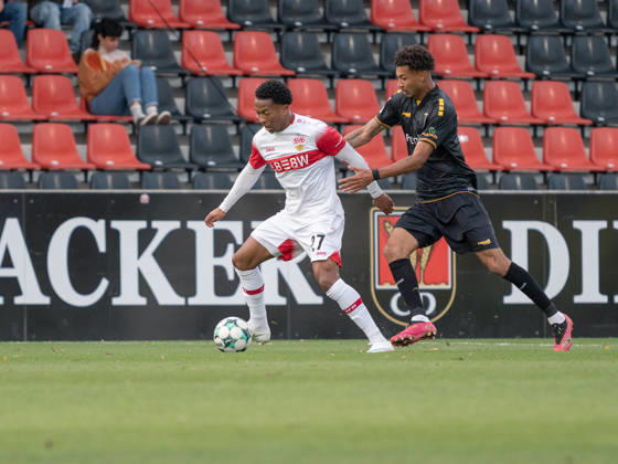Tackle between Jarzinho Ataide Malanga (VfB Stuttgart II, 27) and Joel da Silva Kiala (TSV Alemannia Aachen, 37), running duel, sprint duel, ball possession, GER, soccer, VfB Stuttgart II vs. Alemannia Aachen, 3rd Division, Matchday 11, Aspach, 2026–2027 season, October 24, 2026, GER, soccer, VfB Stuttgart II vs. Alemannia Aachen, 3rd Division, Matchday 11, Aspach, 2026–2027 season, October 24, 2026, Aspach Copyright: xCarstenxSchweringx EP_CSG