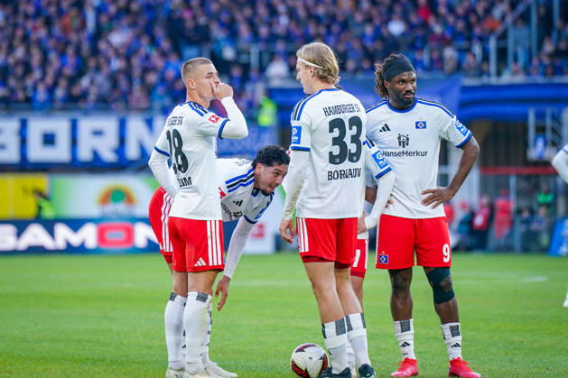 German Bundesliga 2026–2027, Matchday 7: SC Paderborn vs. Hamburger SV at Home Deluxe Arena, Paderborn; Miro Muheim (Hamburger SV), 28; Sebastiaan Bornauw (Hamburger SV), 33; Terem Moffi (Hamburger SV), 9; Bilal Nadir (Hamburger SV), 4 Copyright: xJOERANxSTEINSIEKx