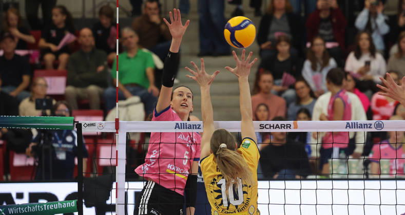 Stuttgart, DEKRA Bundesliga Volleyball: Allianz MTV Stuttgart vs. VfB Suhl LOTTO Thüringen; on the left, Lydia Grote (Stgt)