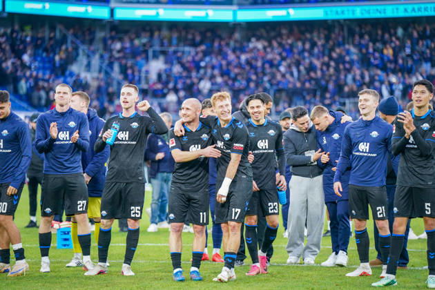 German Soccer Bundesliga 2026–2027, Matchday 7: SC Paderborn vs. Hamburger SV at Home Deluxe Arena, Paderborn—Joy, excitement, and celebration after the home victory; Sven Michel (Paderborn 11) and Laurin Curda (Paderborn 17), arm in arm Copyright: xJOERANxSTEINSIEKx