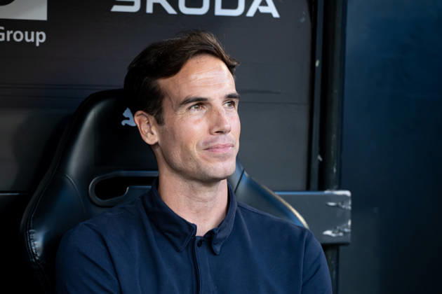 October 24, 2026, Valencia, Valencia, Spain: INIGO PEREZ coach of Villarreal CF during the LaLiga EA Sports, match between Valencia CF and Villarreal CF at Mestalla stadium Valencia Spain - ZUMAs385 20261024_zsp_s385_004 Copyright: xLeopoldxSoglox