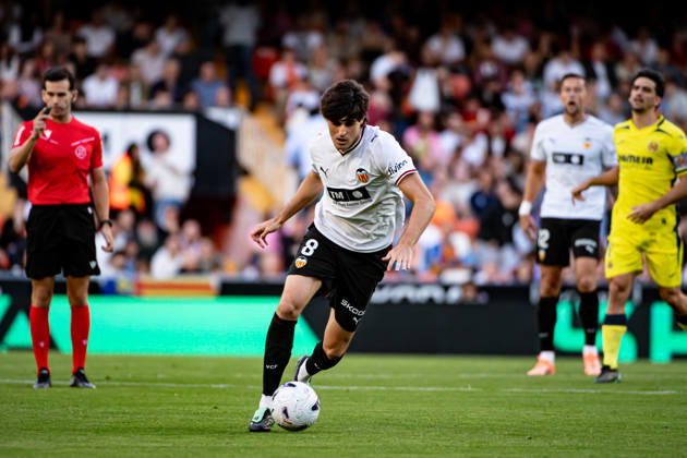 October 24, 2026, Valencia, Valencia, Spain: JOSE LUIS GARCIA VAYA PEPELU of Valencia CF in action during the LaLiga EA Sports, match between Valencia CF and Villarreal CF at Mestalla stadium Soccer 2026: LaLiga: Valencia CF - Villarreal CF  - ZUMAs385 20261024_zsp_s385_005 Copyright: xLeopoldxSoglox