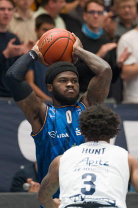 TJ Crockett Jr. Rostock, 0, DeLonnie Hunt MBC, 3, Syntainics MBC vs. Rostock Seawolves, BBL, Men s Basketball 1st Bundesliga, Matchday 6 of the 2026–27 season, October 24, 2026, Weißenfels Stadthalle, Saxony-Anhalt, Germany