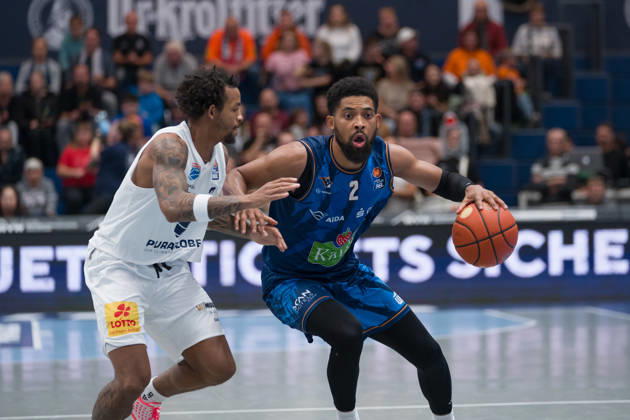DeLonnie Hunt MBC, 3, Zach Copeland Rostock, 2, Syntainics MBC vs. Rostock Seawolves, BBL, Men s Basketball 1st Bundesliga, Matchday 6 of the 2026–27 season, October 24, 2026, Weißenfels Stadthalle, Saxony-Anhalt, Germany
