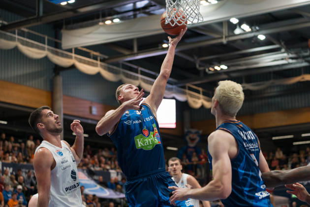 Jure Planinic MBC, 44, Artur Konontsuk Rostock, 34, Philipp Hartwich Rostock, 7, Syntainics MBC vs. Rostock Seawolves, BBL, Men s Basketball 1st Bundesliga, Matchday 6 of the 2026–27 season, October 24, 2026, Weißenfels Stadthalle, Saxony-Anhalt, Germany