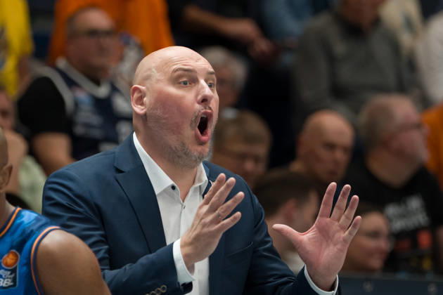 Przemyslaw Frasunkiewicz, Rostock, Head Coach, Syntainics MBC vs. Rostock Seawolves, BBL, Men s Basketball 1st Bundesliga, Matchday 6 of the 2026–27 season, October 24, 2026, Weißenfels Stadthalle, Saxony-Anhalt, Germany