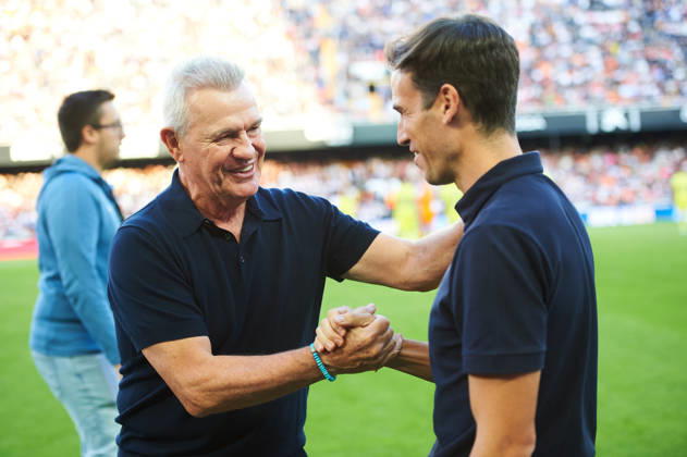 Valencia CF head coach Javier Aguirre and Villarreal CF head coach Ínigo Pérez during the LaLiga EA Sports match between Valencia CF and Villarreal CF at Mestalla on October 24, 2026, in Valencia, Spain