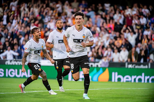 October 24, 2026, Valencia, Valencia, Spain: JOSE LUIS GARCIA VAYA PEPELU of Valencia CF celebrates his goal and the first of his team during the LaLiga EA Sports, match between Valencia CF and Villarreal CF at Mestalla stadium Soccer 2026: LaLiga: Valencia CF - Villarreal CF  - ZUMAs385 20261024_zsp_s385_017 Copyright: xLeopoldxSoglox