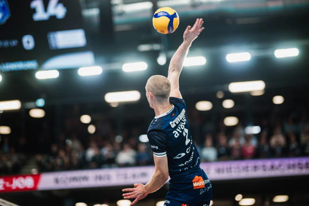 VBL SVG Lüneburg vs. SV Warnemünde, October 24, 2026, Daniel Gruvaeus 2, SVG Lüneburg Volleyball, Bundesliga, Matchday 2, SVG Lüneburg vs. SV Warnemünde on October 24, 2026, at the LKH Arena, Lüneburg Copyright: xBEAUTIFULxSPORTS Tonhäuserx