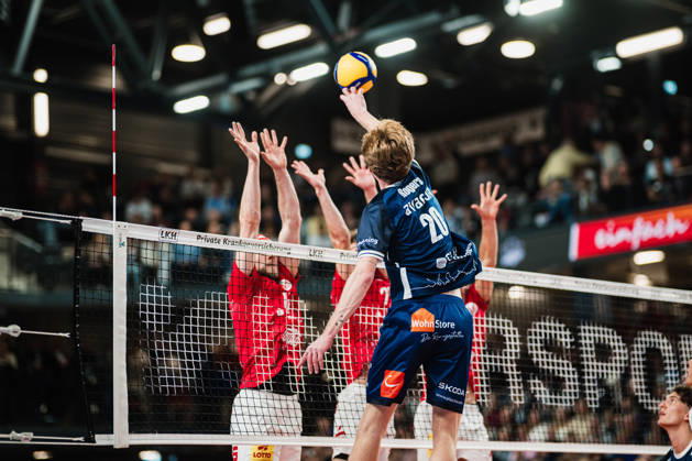 VBL SVG Lüneburg vs. SV Warnemünde, October 24, 2026, Patrick Kyle Rogers 20, SVG Lüneburg Volleyball, Bundesliga, Matchday 2, SVG Lüneburg vs. SV Warnemünde on October 24, 2026, at the LKH Arena, Lüneburg Copyright: xBEAUTIFULxSPORTS Tonhäuserx