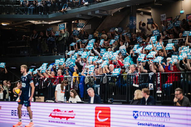 VBL SVG Lüneburg vs. SV Warnemünde, October 24, 2026 The fans cheer on the Block Volleyball Bundesliga, Matchday 2, SVG Lüneburg vs. SV Warnemünde on October 24, 2026, at the LKH Arena in Lüneburg Copyright: xBEAUTIFULxSPORTS Tonhäuserx