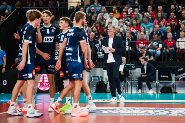 VBL SVG Lüneburg vs. SV Warnemünde, October 24, 2026; Stefan Hübner, Coach, SVG Lüneburg Volleyball, Bundesliga, Matchday 2, SVG Lüneburg vs. SV Warnemünde on October 24, 2026, at the LKH Arena, Lüneburg Copyright: xBEAUTIFULxSPORTS Tonhäuserx