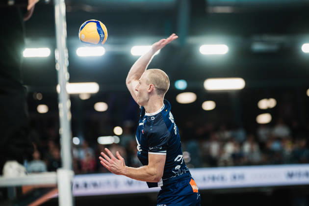 VBL SVG Lüneburg vs. SV Warnemünde, October 24, 2026, Daniel Gruvaeus 2, SVG Lüneburg Volleyball, Bundesliga, Matchday 2, SVG Lüneburg vs. SV Warnemünde on October 24, 2026, at the LKH Arena, Lüneburg Copyright: xBEAUTIFULxSPORTS Tonhäuserx